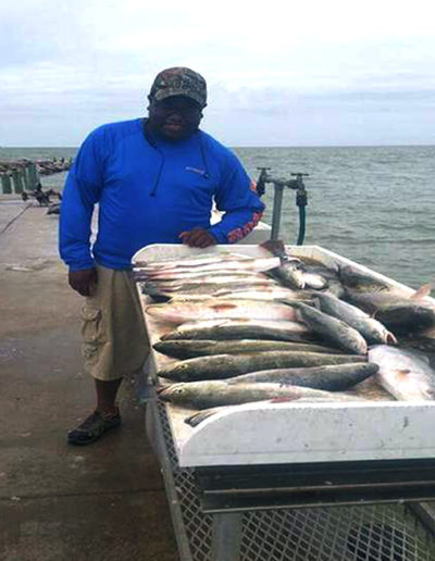 mackerel-cleaning-fish-galveston